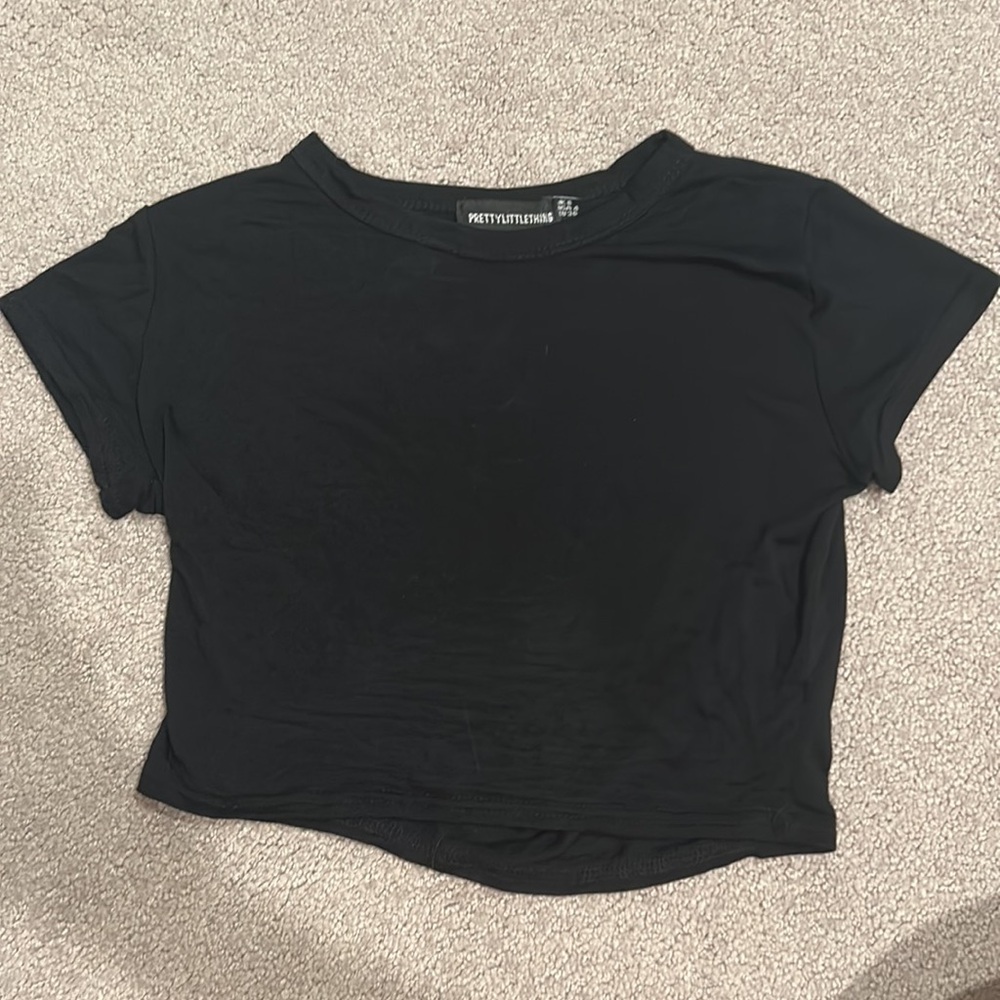 Black baby tee- Pretty little thing- US 4